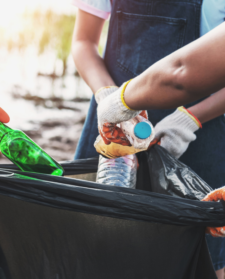 プロの技術で地域に貢献 ― ボランティア清掃への挑戦
